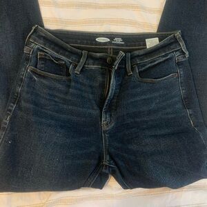 Women’s size 8 distressed Old Navy skinny jeans